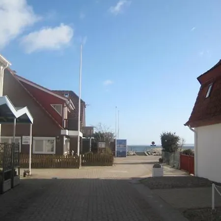 Strandhotel Отель Ховахт